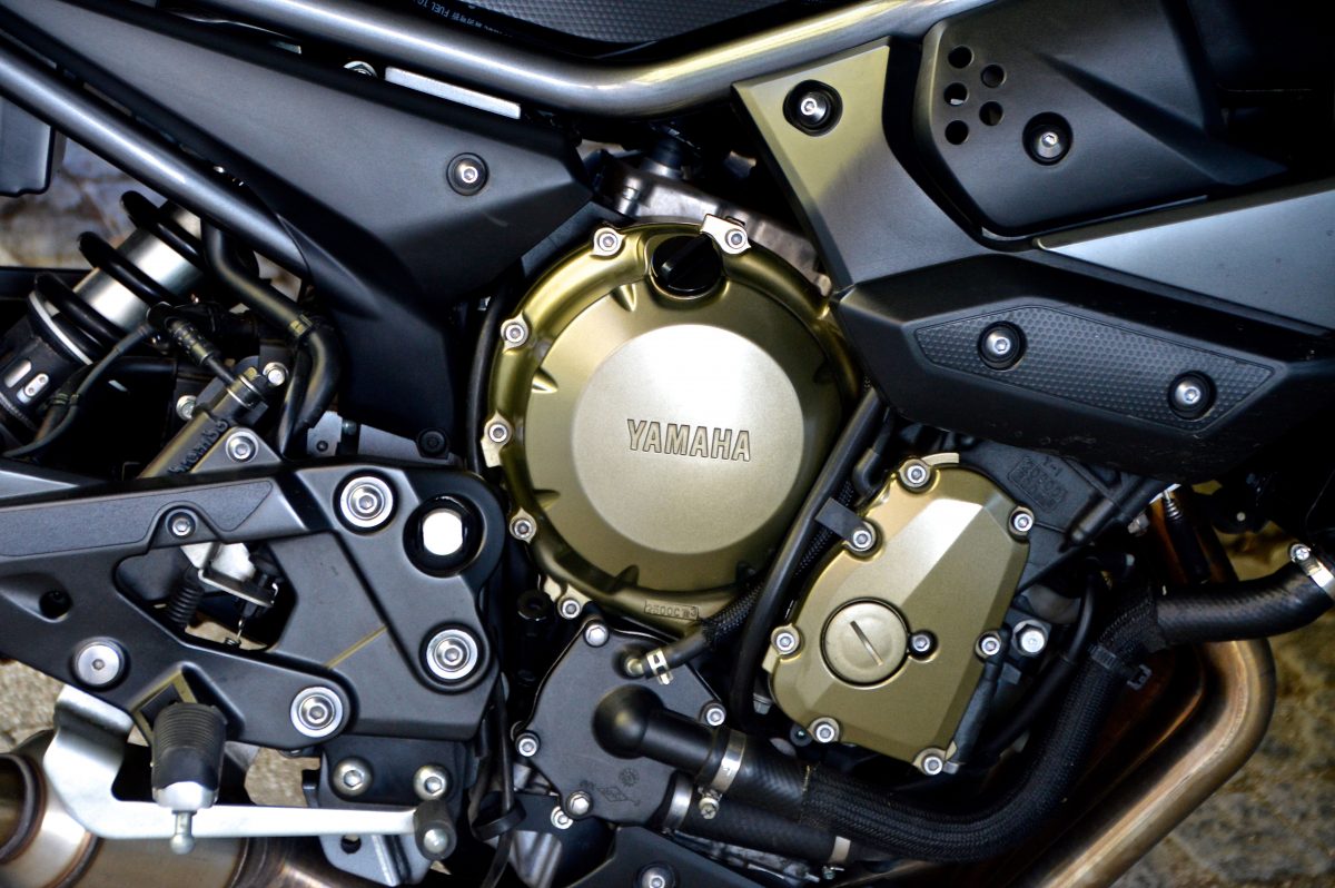 Yamaha SR500: Przewodnik dla początkujących po tym motocyklu z lat 80.